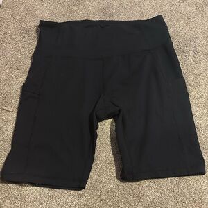 Black bicker shorts with pocket on the sides